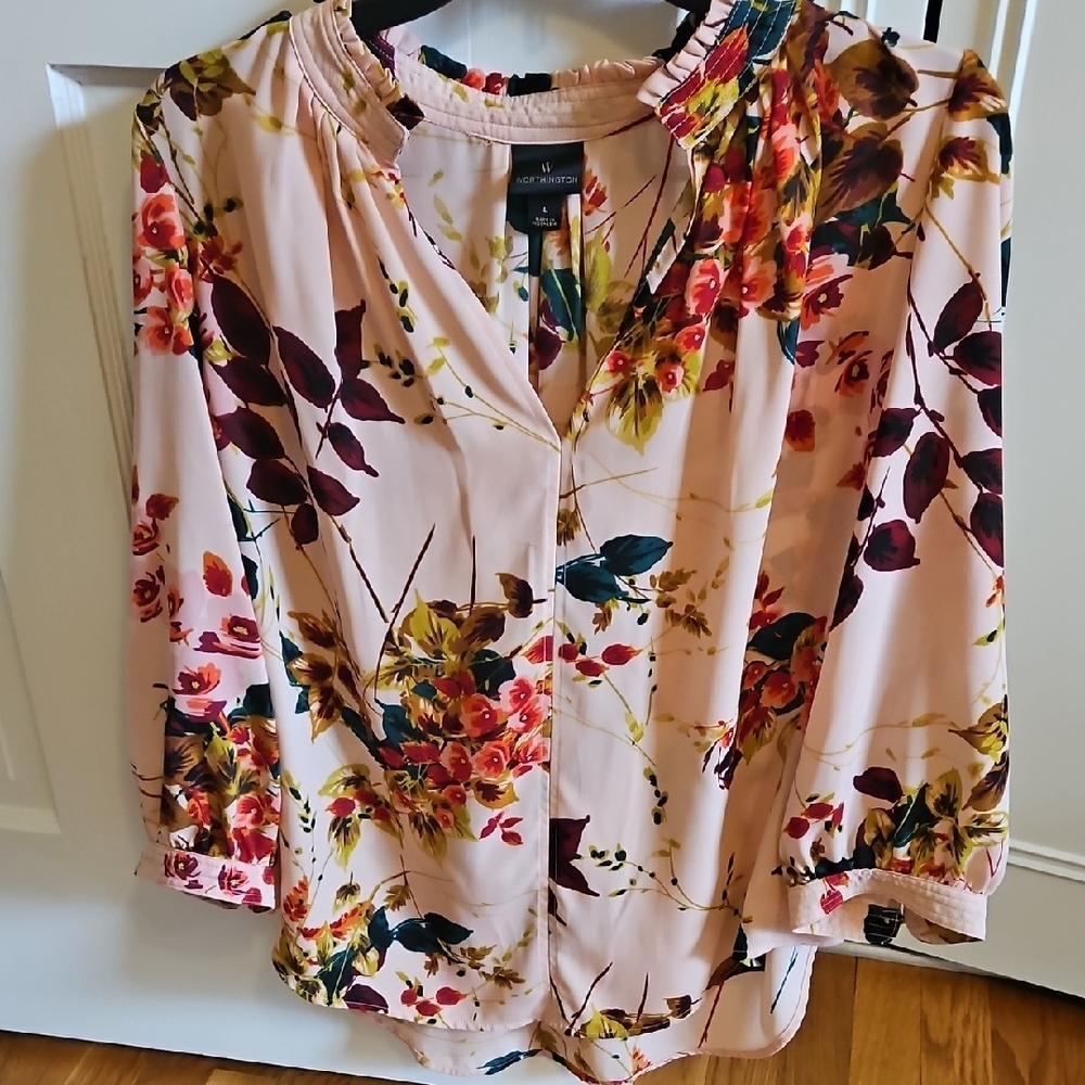 Floral Women's Top - Pink, Green & Other Colours. Size Large. Perfect For Fall - Picture 1 of 8